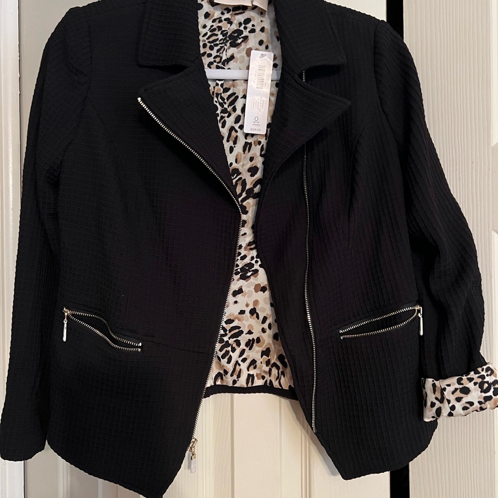 NWT Chico's Black Blazer with Animal Print Lining. Size 0P
